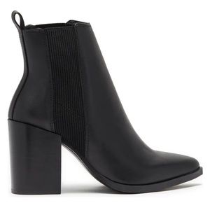 NWT Steve Madden Trekk Pointed Bootie size 6